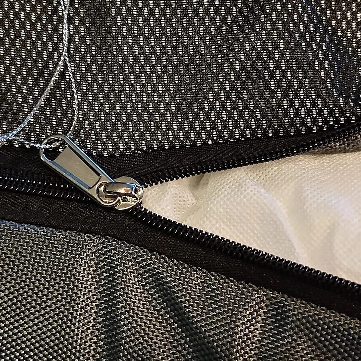 Orthopädisches Hundebett Paros Lux – isolierendes Wendebett mit Memory Foam, druckentlastend & beidseitig nutzbar für Sommer & Winter (grau)