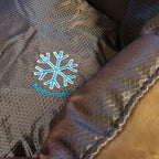 Orthopädisches Hundebett Santorini - isolierendes Wendebett mit Memory Foam, druckentlastend & beidseitig nutzbar für Sommer & Winter (braun)