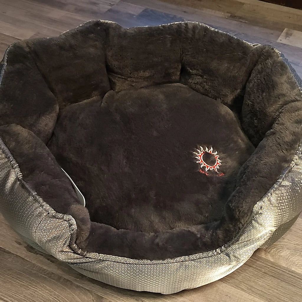 Orthopädisches Hundebett Santorini – isolierendes Wendebett mit Memory Foam, druckentlastend & beidseitig nutzbar für Sommer & Winter (silber-grau)